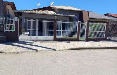 Casa com 3 quartos à venda na Vila Nova, Joinville 