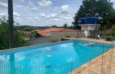 Chacara ótima,com casa toda arejada, piscina no condominio vivenda