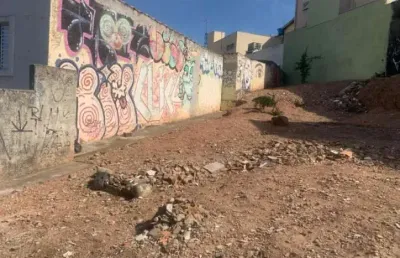 Terreno comercial, vizinho ao açougue são judas, amplo de frente