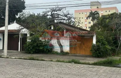 Ampla casa térrea  com 04 quartos + salão comercial - porto novo- caraguatatuba/sp