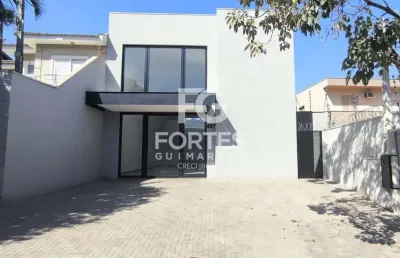 Salão comercial com 263m² em vão livre e pé direito duplo, fachada com vitrine + mezanino, ao lado da avenida joão fiusa;