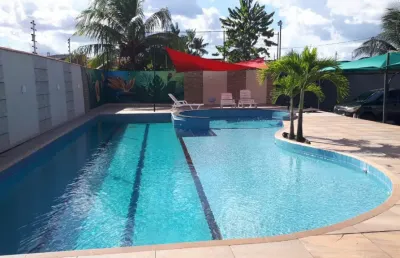 Alugo apartamento de 2 quartos com suíte, próximo ao shopping metrópole