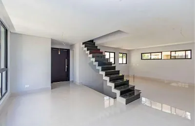 Sobrado em condomínio, 163m, 1 suíte, 2 vagas, com quintal amplo - guabirotuba