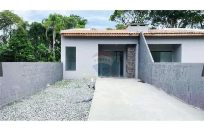 Casa térrea nova, com 2 dormitórios a 8oo m do mar – balneário da alvorada – itapoá/sc