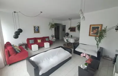 Amplo apartamento para venda em frente praia 150m² 03 dorm. itararé, são vicente-sp