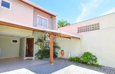 Sobrado semi mobiliado com ótima localização no xaxim