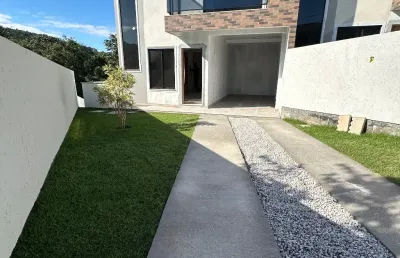 Sobrado com terreno na lateral com 3 quartos 1 suíte