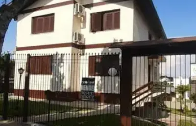 Casa com 5 quartos à venda no Petrópolis, Caxias do Sul 