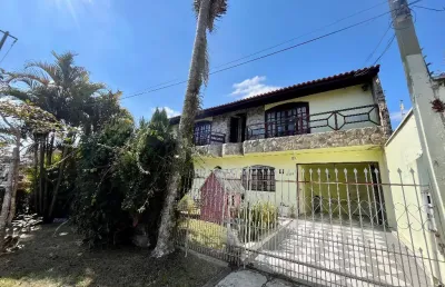 Casa com 4 quartos à venda na Rua Oliveira Viana, 3265, Boqueirão, Curitiba