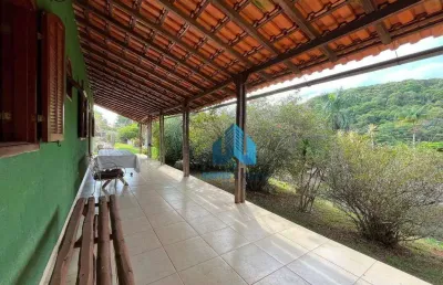 Casa tipo chácara com 3 quartos (2 suítes) na casa principal + 3 quartos nas casas de apoio - recanto dos lagos, juiz de fora / mg
