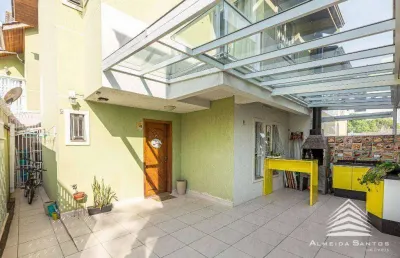 Sobrado a venda no novo mundo, 3 dormitórios, 1 vaga de garagem, face norte, aceita permuta, ótima localização