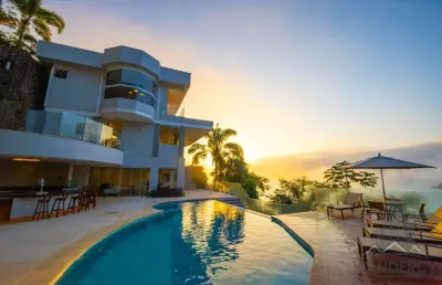 Mansão de luxo com vista mar em condomínio fechado ubatuba litoral norte