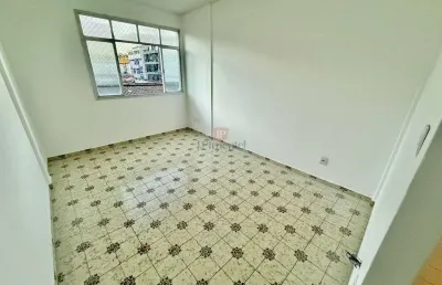 Apartamento a venda em jardim camburi, proximo a praia, com tamanho impar.