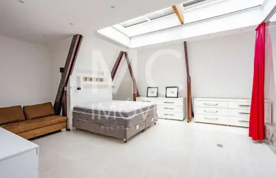 Cobertura triplex com 195.0 m², à venda no bairro batel.