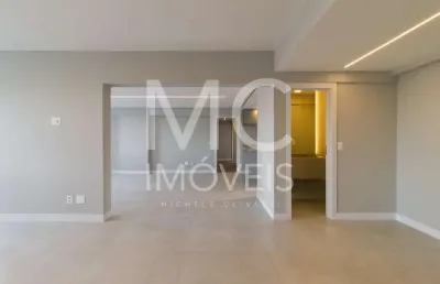 Apartamento de retrofit com 138 m², 3 quartos sendo 1 suíte à venda no bairro alto da glória.