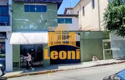 Apartamento com sala/cozinha e área gourmet conjugada no centro da cidade