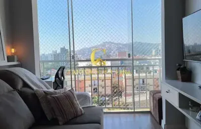 Apartamento com 2 quartos, sacada, churrasqueira e infra completa.
