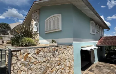 Casa com pátio, vista incrível da cidade e salão de festas no colina sorriso - caxias do sul/rs