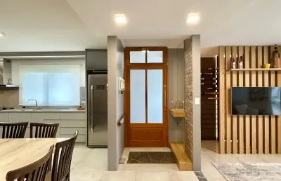 Casa semi mobiliada com pátio, vista incrível da cidade e salão de festas no bela vista