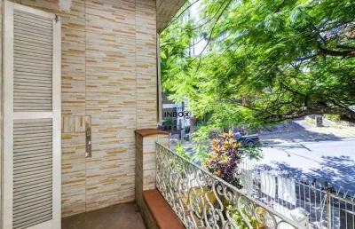 Casa com 4 quartos à venda na Rua Sinimbú, 427, Petrópolis, Porto Alegre