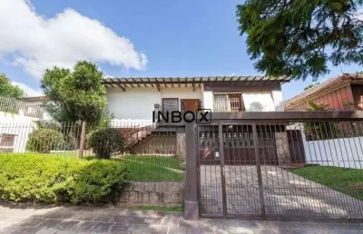 Casa com 370m² e 3 dormitórios no bairro chácara das pedras em porto alegre para comprar ou alugar