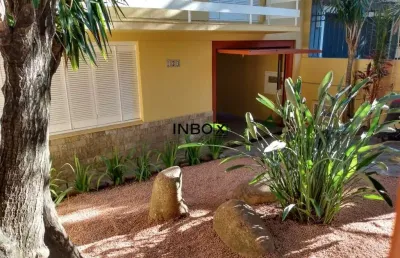 Inbox vende casa com 4 dormitórios, semibomiliada, 3 vagas, 253 m² privativos, próximo ao barra shopping, bairro cristal, porto alegre - rs.