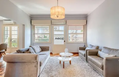 Apartamento de 187m², 3 dormitórios, 1 suíte e 2 vagas - totalmente reformado