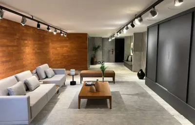 Apto studio 30m2 mobiliado decorado c/moveis e eletros, centro histórico em porto alegre.