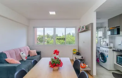 Apartamento com vista aberta, 2 dormitórios e vaga coberta