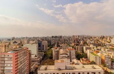 Cobertura com 3 dormitórios, 4 vagas e 493m² privativos