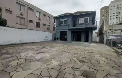 Casa comercial para alugar na Avenida Professor Oscar Pereira, 1471, Azenha, Porto Alegre