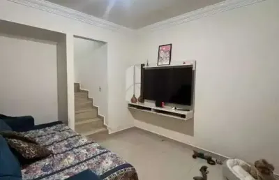 Casa com 2 quartos para alugar na Rua Serra Redonda, Jardim Guairaca, São Paulo