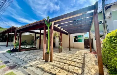 Excelente casa com 3 dormitórios à venda, 120 m² por r$ 675.000,00 - granja dos cavaleiros - macaé/rj.