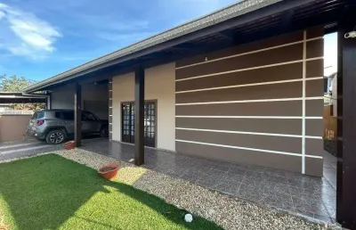 Casa com 3 quartos à venda na Rua Hertha Jahn Martin, 35, Adhemar Garcia, Joinville