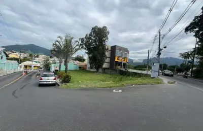 Terreno comercial com 600m², frente para estrada do mendanha