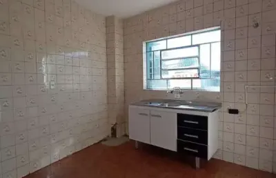 Casa com 2 quartos para alugar na Vila Carbone, São Paulo 