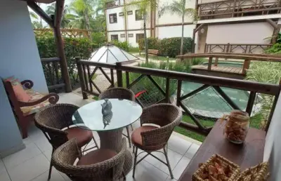 Apartamento garden com 2 dormitórios, poucos metros da vila de praia do forte