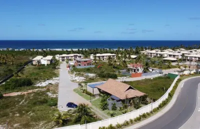 Casa em condomínio à venda em imbassaí, mata de são joão - condomínio fechado com vista para o mar
