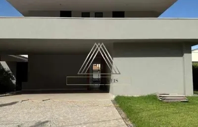 Casa em condomínio de luxo em são josé do rio preto-sp  3 suítes, 2 salas, 5 banheiros, 4 vagas de garagem  240m²