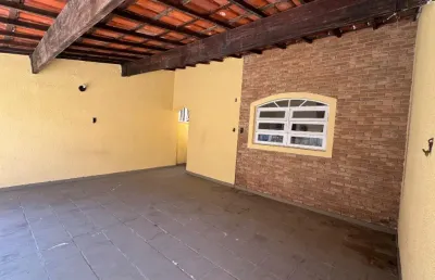 Casa com 3 quartos à venda na Rua Alexandre de Souza Freire, --, Centro, Caraguatatuba