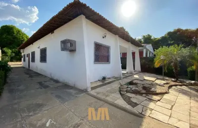 Casa com 03 quartos, 420m² à venda próxima a ufpi - zona leste