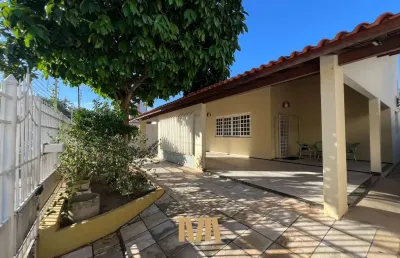 Casa com 340m² 04 quartos e escritório a venda no jóquei
