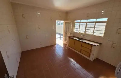 Casa com 2 quartos à venda na Rua Icaraí, 288, Icaray, Araçatuba