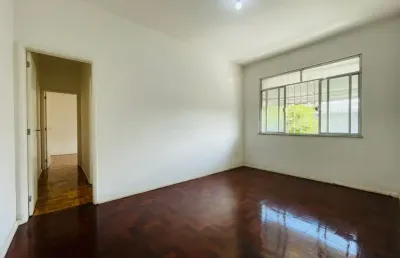 Apartamento 2 quartos, amplo, 2 vagas de garagem. aceitando financiamento