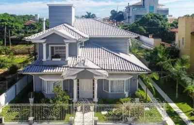 Casa com 4 quartos à venda na rua dos tubarões, 372, ingleses do rio vermelho, florianópolis por r$ 2.325.000
