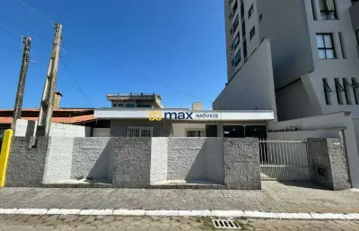 Venda: casa quadra mar, terreno 295m² - centro - navegantes