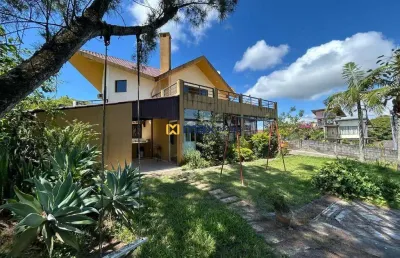 Venda: casa de praia averbada com 243m², armação de itapocoroy, penha