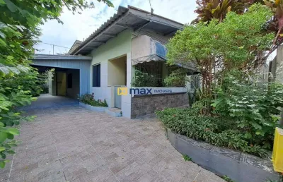 Duas casas em amplo terreno: ótima localização, vila operária, itajaí