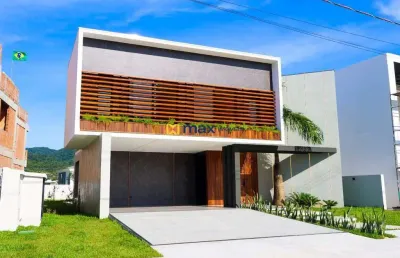 Excelente casa ampla, alto padrão com 3 suítes (1 master), santa regina, camboriú