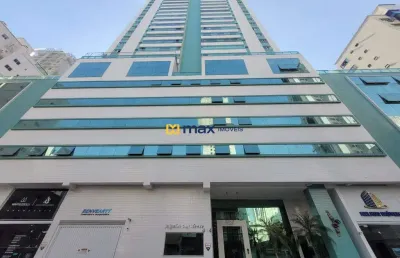 Apartamento alto padrão com vista parcial do mar – 3 suítes e 3 vagas – centro de balneário camboriú